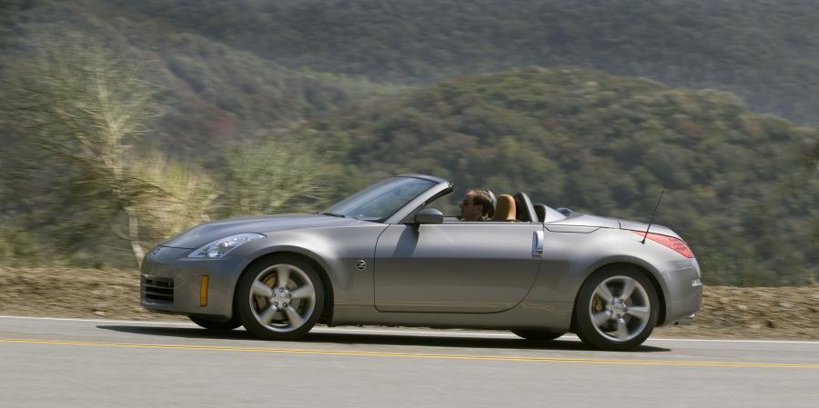  Nissan 350Z Roadster 2005 года  (фото 23 из 25)